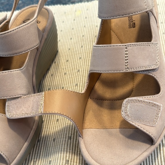 Clark’s Sand Colored Reedly Juno Sandals Size 8M - NWT & Box - Picture 7 of 8